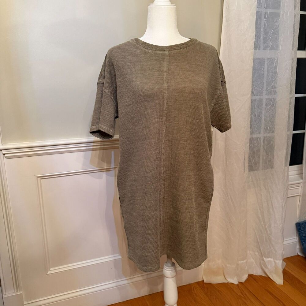 New In Taupe Rib Knit T-Shirt Dress Exposed Seam Short Sleeve Size M